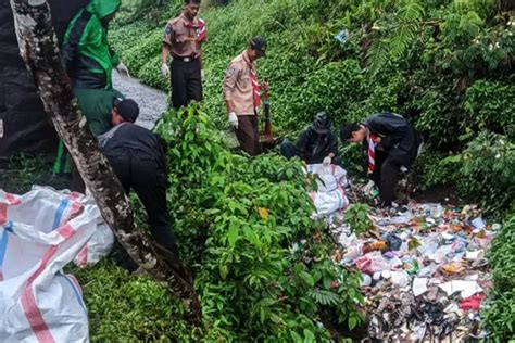 Tips Membersihkan Sampah di Gunung Rinjani